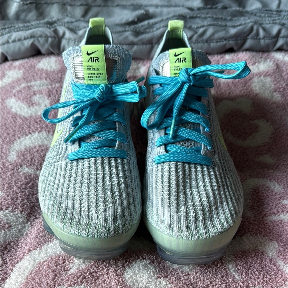 Nike Air Knit Sneakers in Gray and Blue